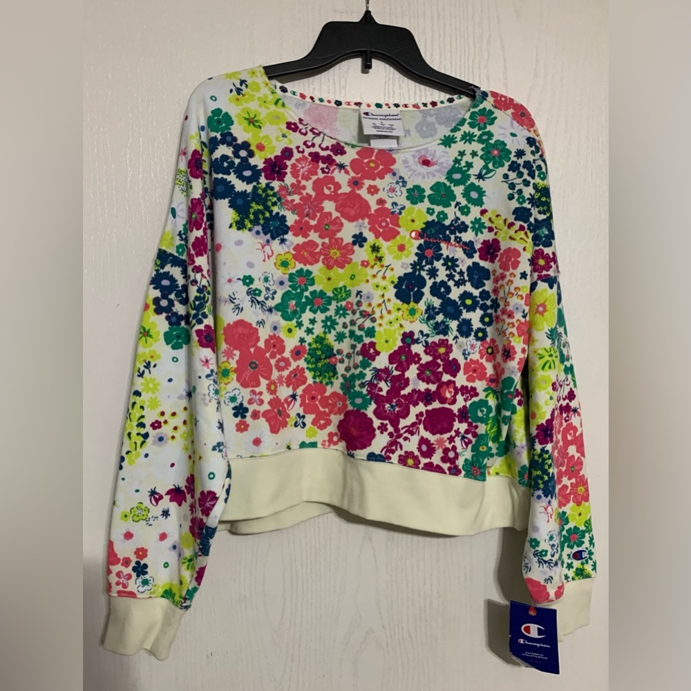 Women’s Champion Cropped Floral Sweatshirt. NWT